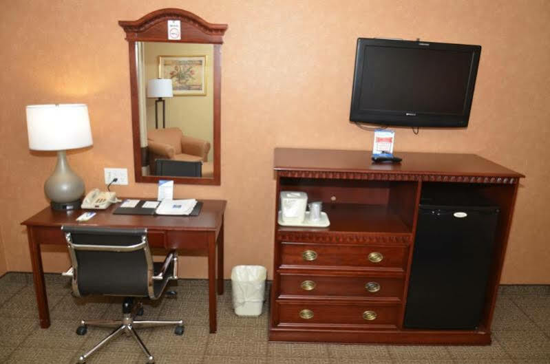 Quality Inn Near Walden Galleria Mall Cheektowaga Zewnętrze zdjęcie